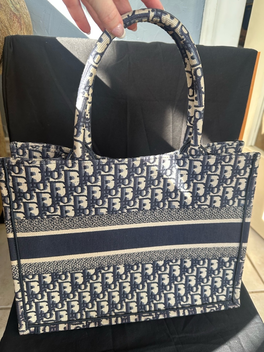 ✨Excellent Condition✨ Medium Navy and Beige Christian Dior Book Tote💙 - Picture 2 of 15